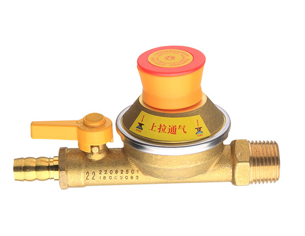 Copper external threaded straight nozzle self-closing valve