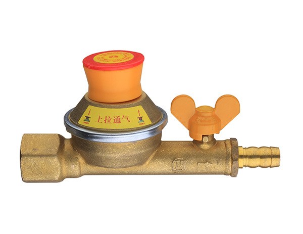 Copper inner thread straight nozzle self-closing valve