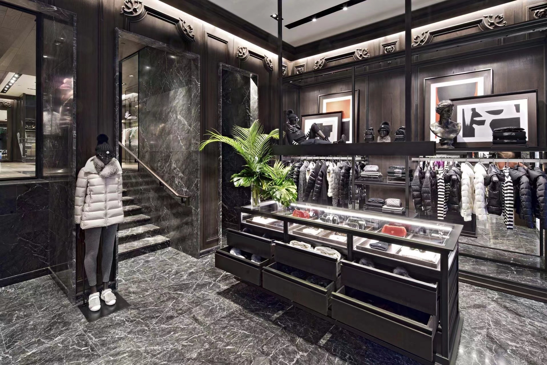 【正矿意大利灰网】 意大利品牌moncler 【正矿意大利灰网】 意大利品牌moncler