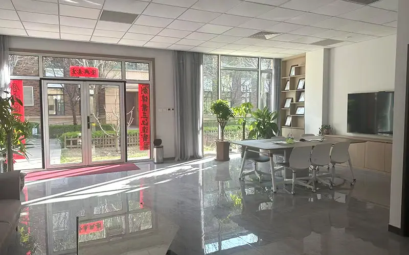 Xin Hong International Trading Environment Xin Hong International Trading Environment