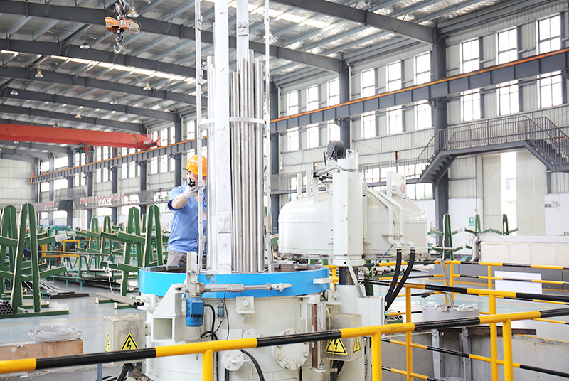 Vertical vacuum high pressure gas quenching furnace Vertical vacuum high pressure gas quenching furnace