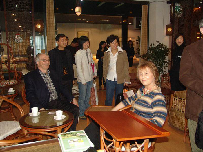 國外經(jīng)貿(mào)代表團訪問八一公司