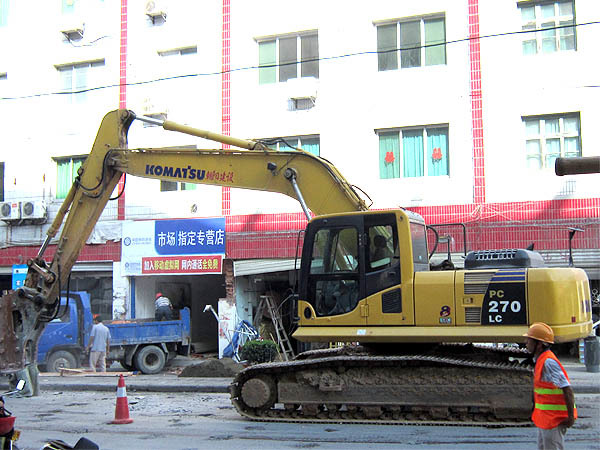 PC270挖掘機