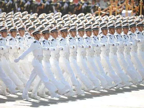 致敬！中国军人，致敬！退伍老兵。