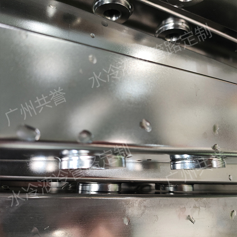 Gongyu 304 stainless steel water-cooled liquid-cooled square tube distributor pipeline customization
