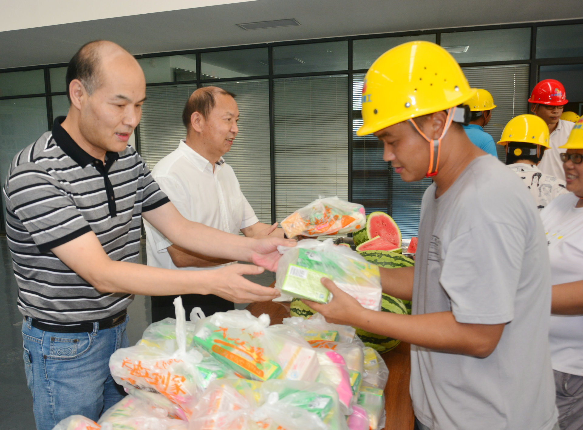 江西省总工会领导任春山走访慰问江西 建工集团建设产业投资有限公司职工