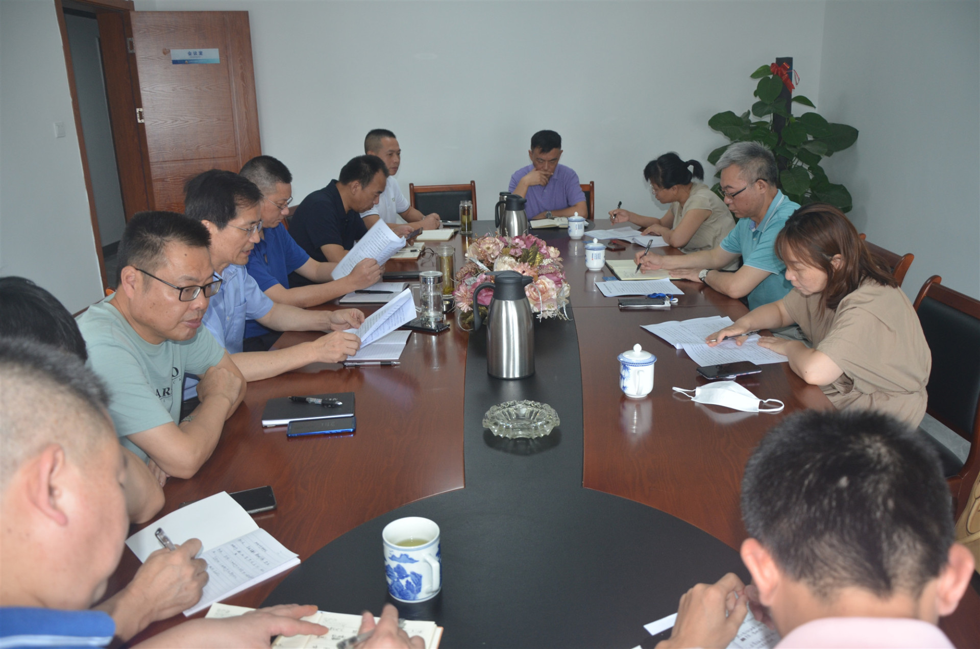 集团公司监事会主席熊业钊到机施调研指导工作