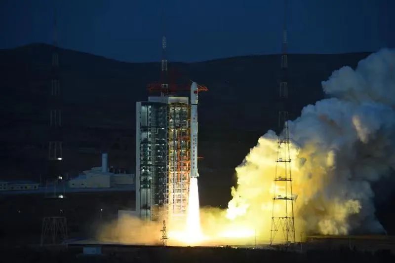 Long March 4C succeeds in launching two satellites
