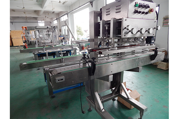 Screw Capping Machine