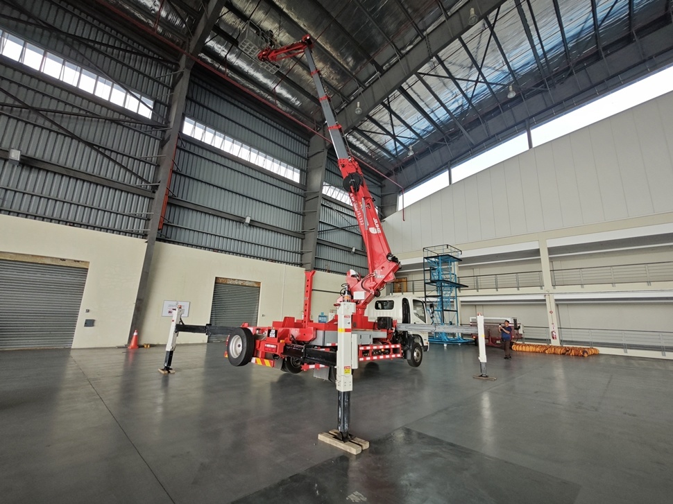 33m aerial Platform truck displayed in Malaysia 33m aerial Platform truck displayed in Malaysia