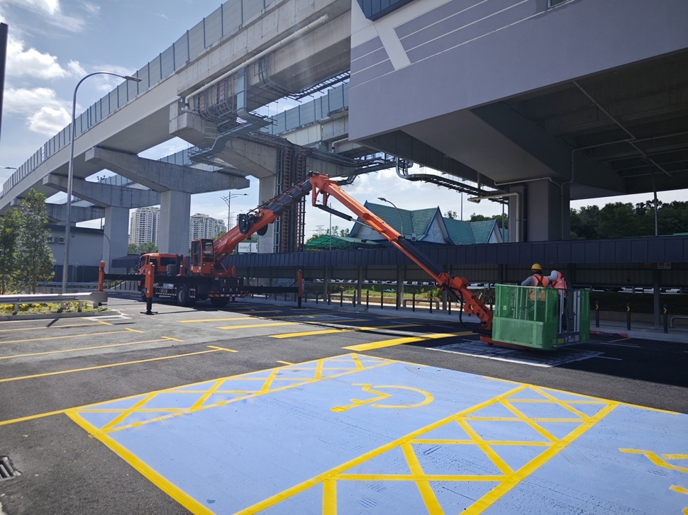 45m aerial platform truck construction in Malaysia 45m aerial platform truck construction in Malaysia