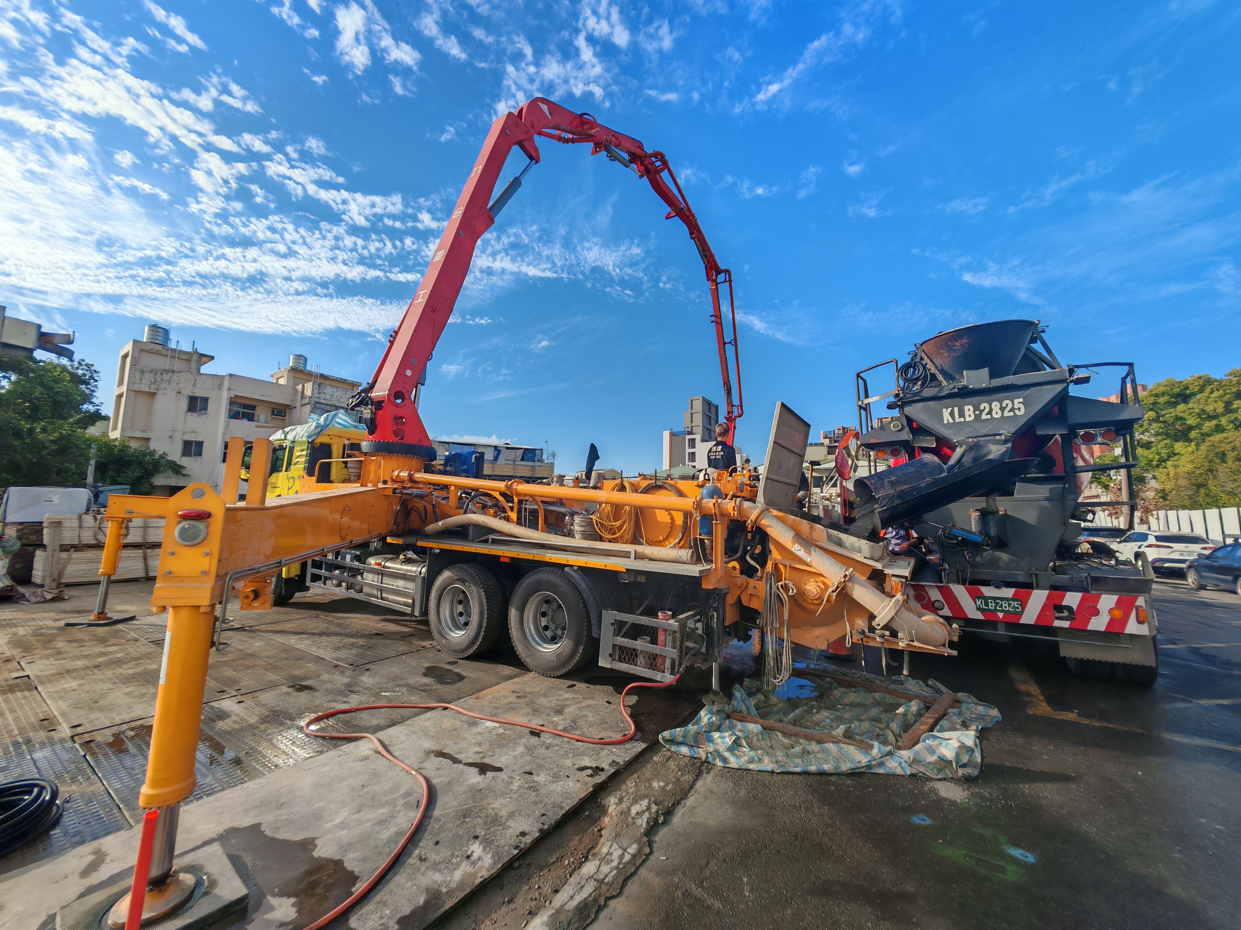 Prevent pump truck from spontaneous combustion