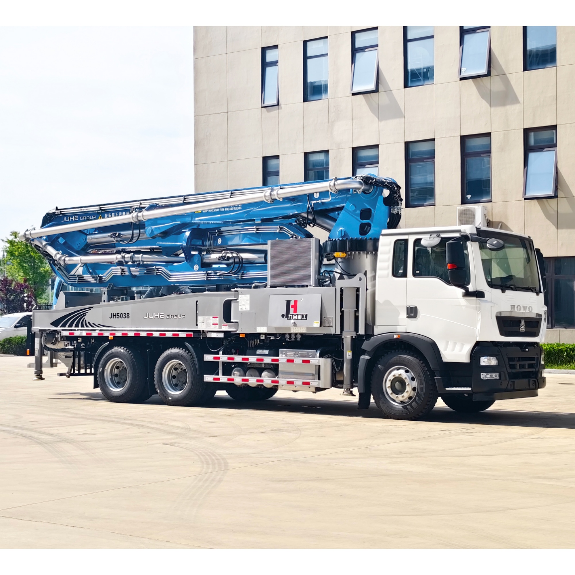 The difference between trailer concrete pump and concrete pump truck