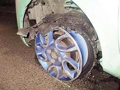 長沙租車酒駕、隨手砸車…… 看球喝酒之后，像他們這樣可就麻煩了