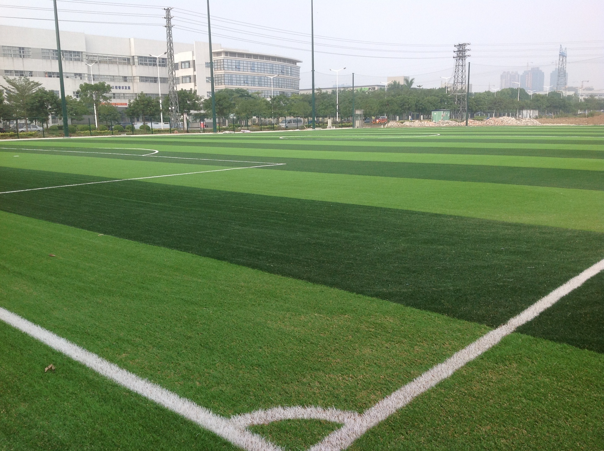 深圳人造草坪材料，深圳人造草坪施工包工包料