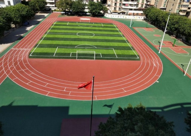 塑膠場地多少錢一平米？善跑體育
