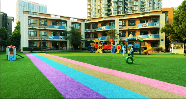 幼兒園人造草坪對(duì)幼兒安全嗎？