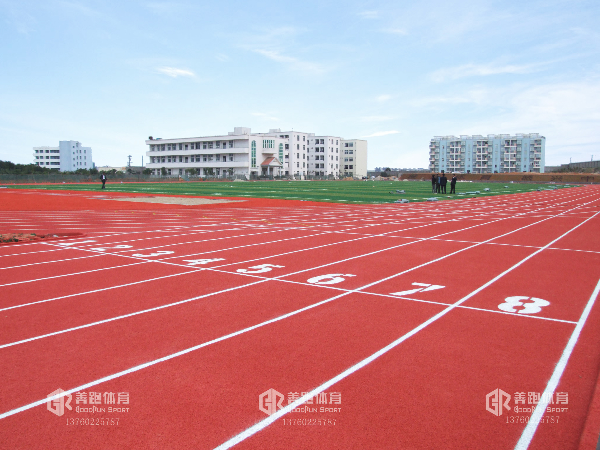 福建龍西中學(xué)，400米塑膠跑道