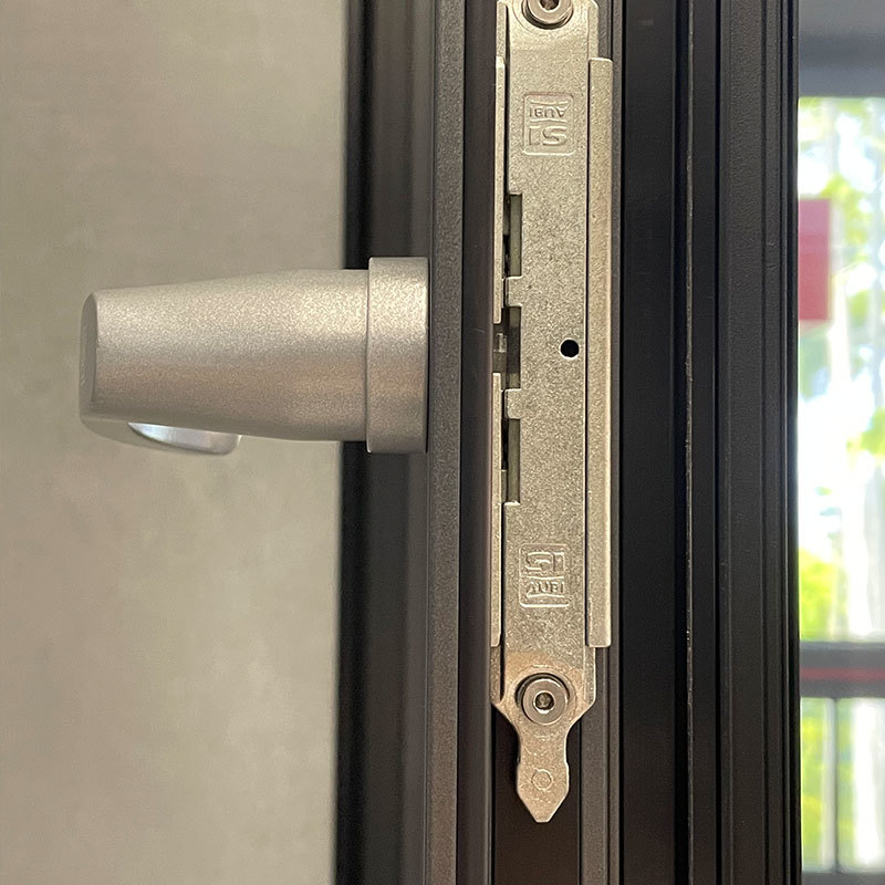 window-13(1745286692053).jpg