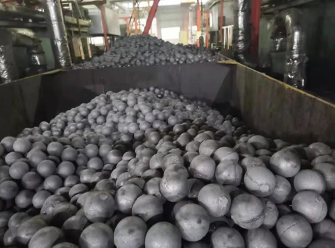 What are the common problems with wear-resistant steel balls during operation?