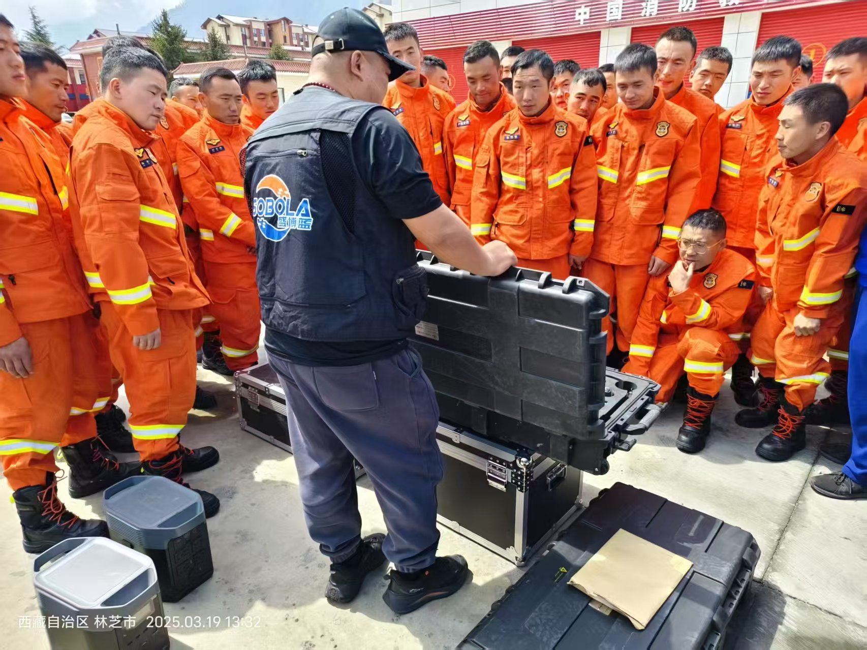 Beijing Shengbo Lan assists Bayi District Forest Fire Rescue Detachment in conducting high-tech detection equipment training