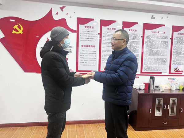 杨晓斌到建峰浩康开展春节慰问困难党员职工及安全检查