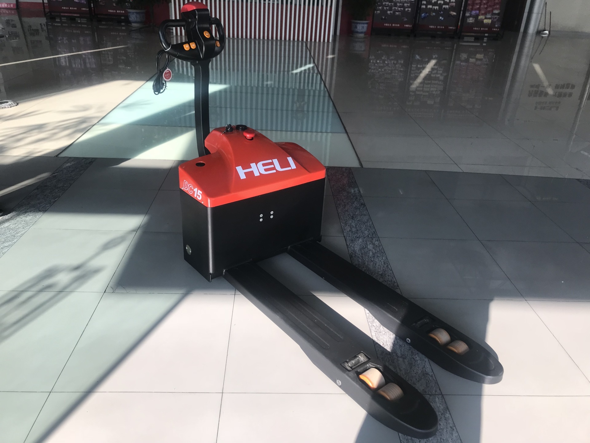 Small super man(electric pallet truck) Small super man(electric pallet truck)