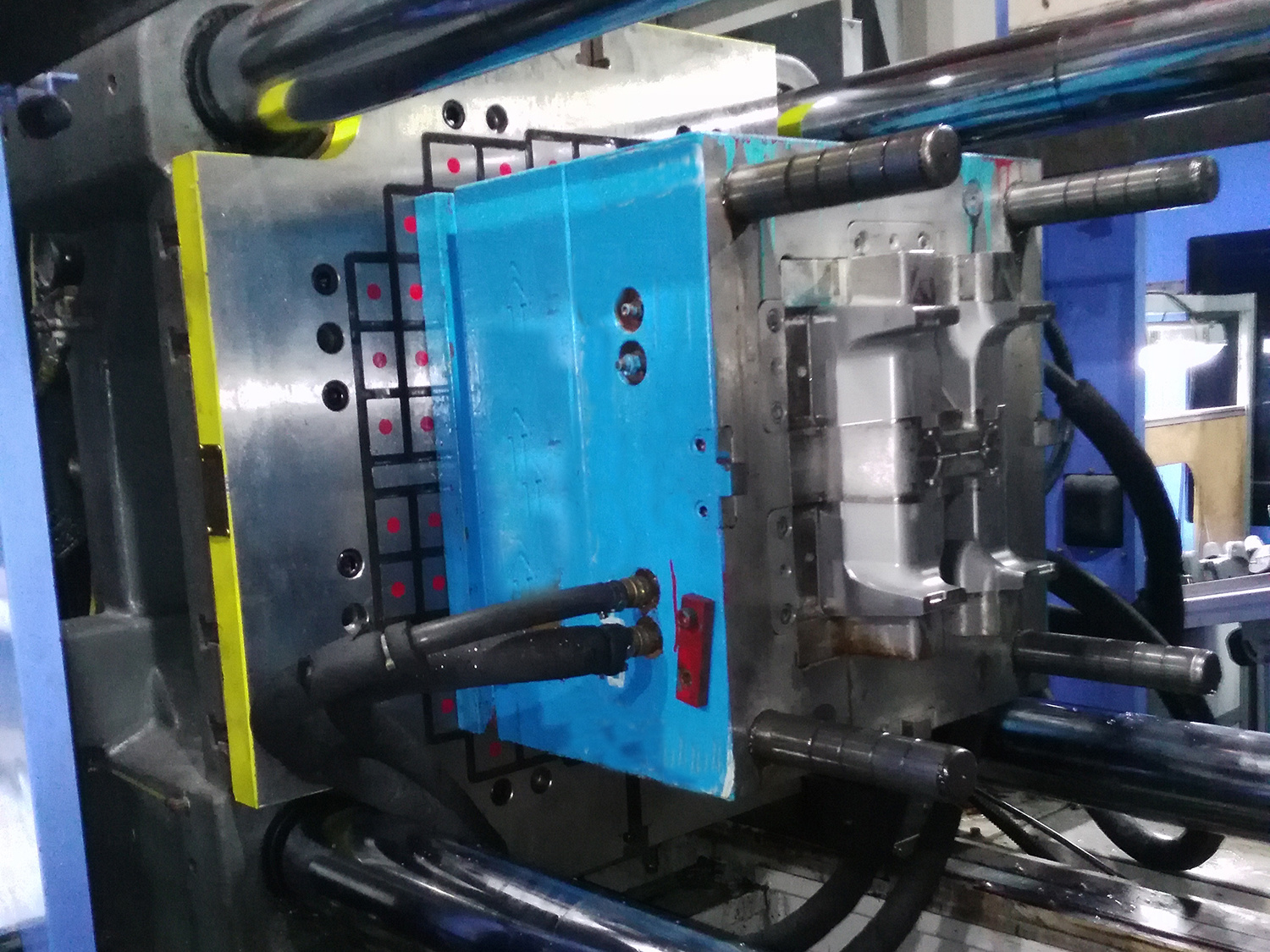 Fast mold change customer