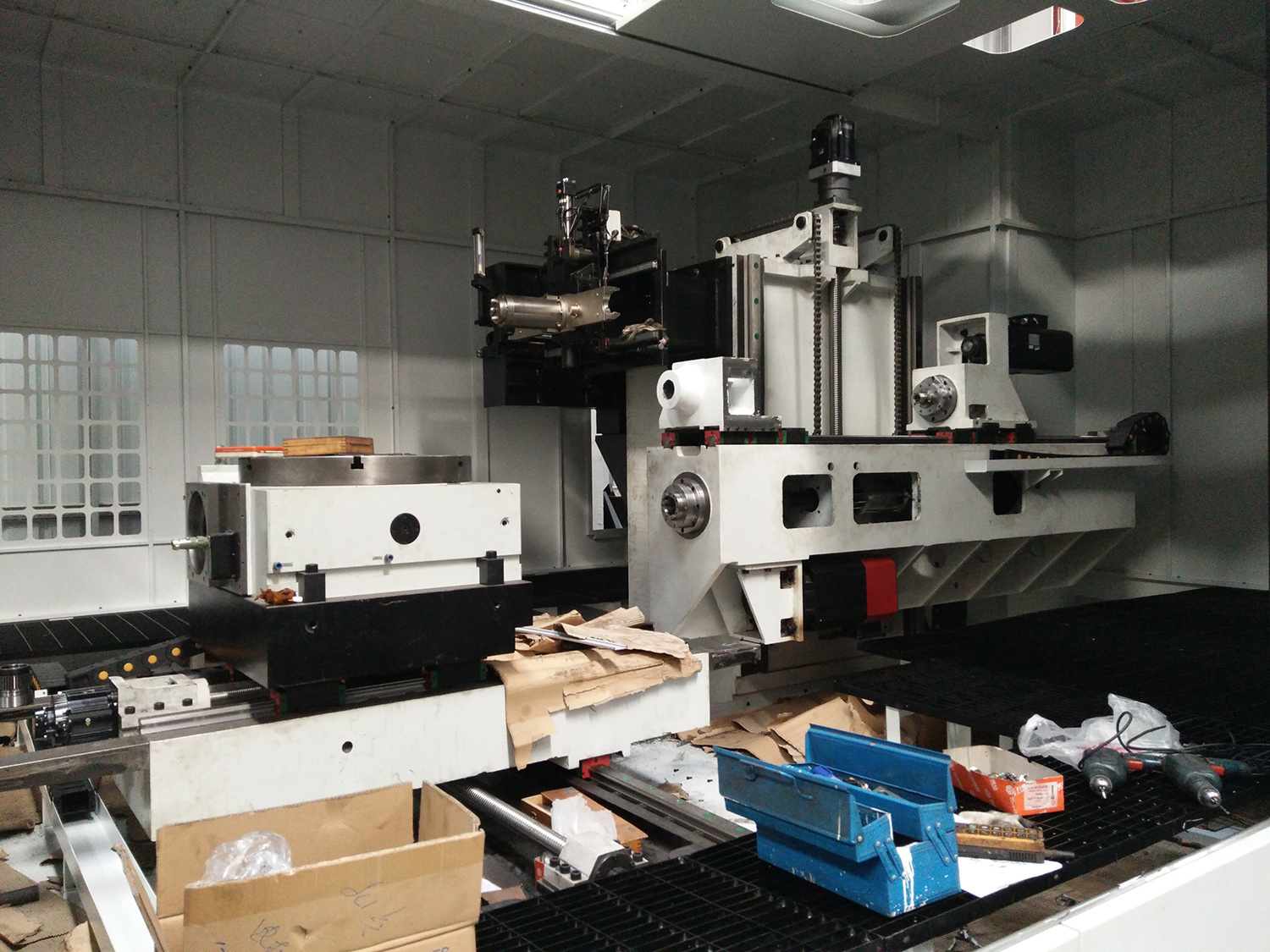 Hot runner dedicated machine customer