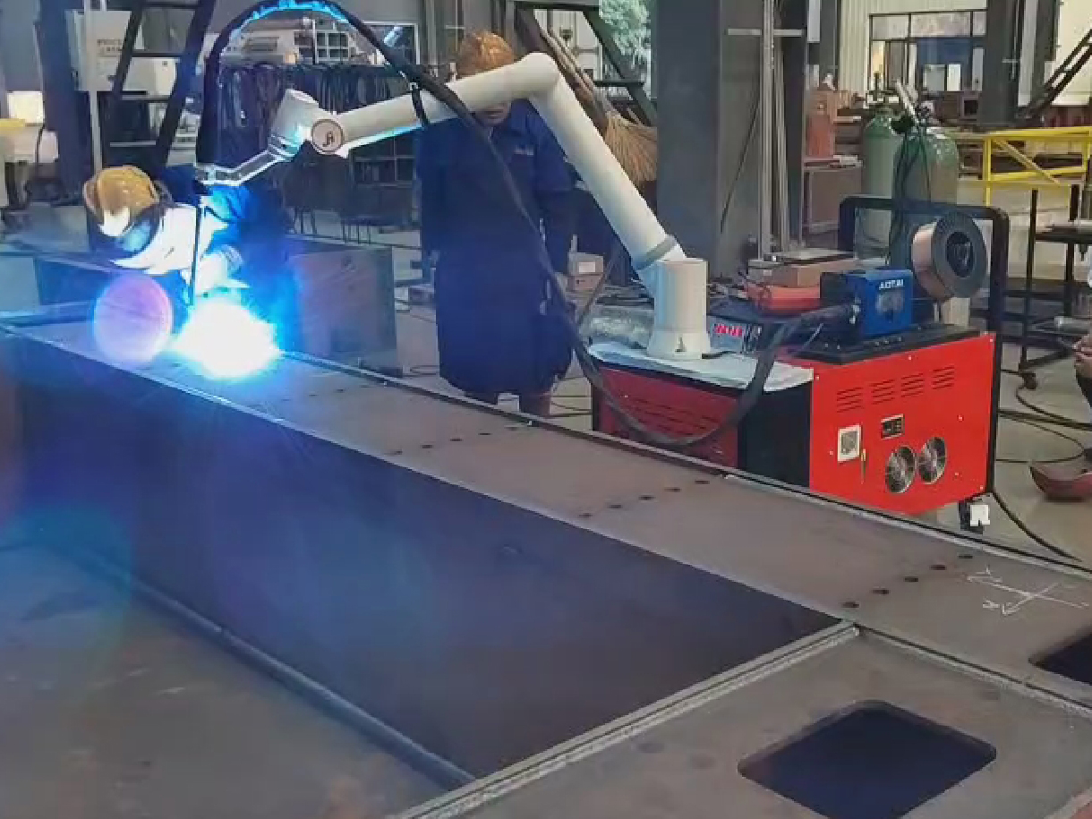 Welding robot