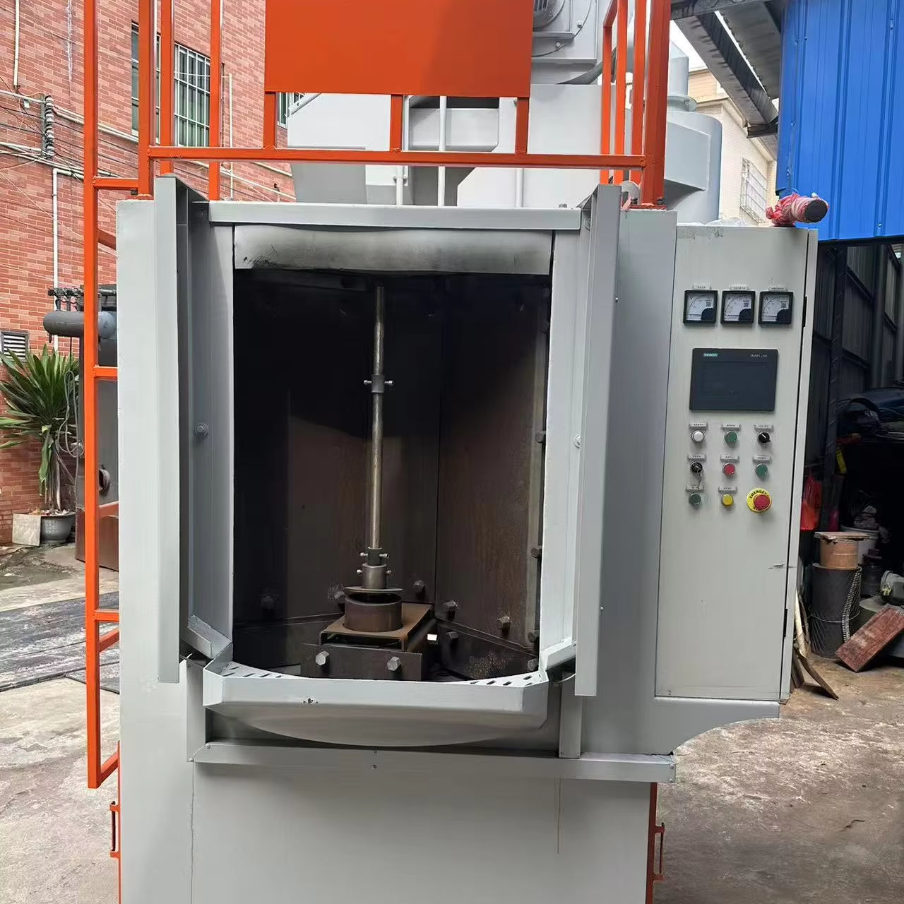 Q35 Series Steel Gear/Brake Pad Cleaner Automatic Rotary Table Shot Blasting Machine with Engine Motor Gearbox Core Components