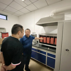 Mr. He and his party visited Lanzhou University Mr. He and his party visited Lanzhou University