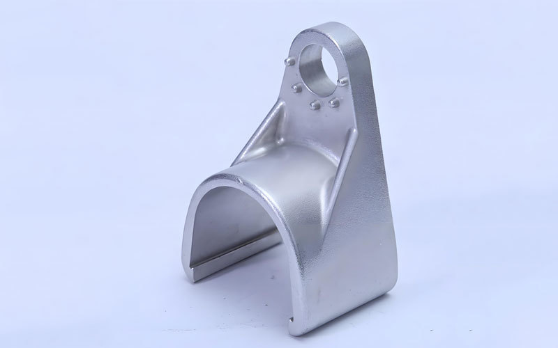 What should be noted when welding cast aluminum parts?