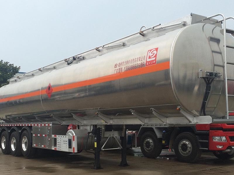 Tri-Axle tank semi-trailer 35000-45000L