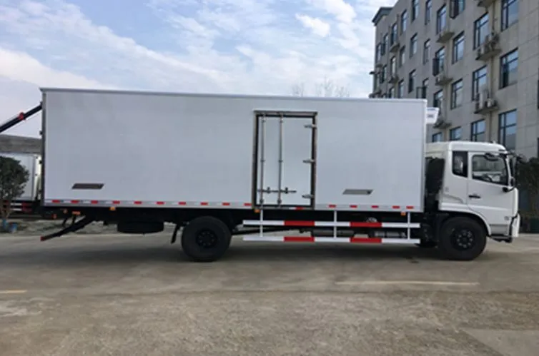 Dongfeng 40m3 Refrigerated Cold Room Van Truck Refrigerator Truck