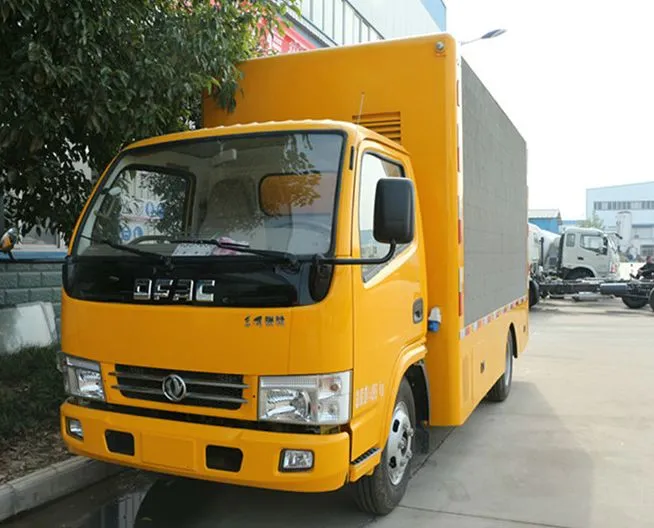 Dongfeng Mobile Full Color Screen LED Advertising Truck