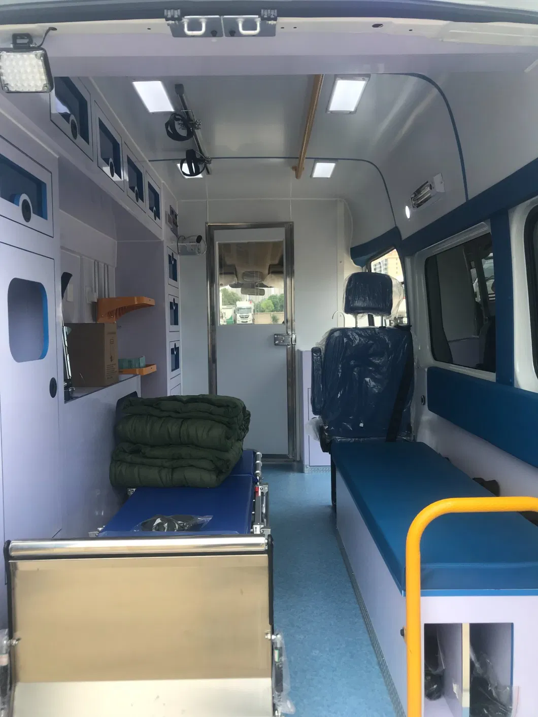 1veco Monitoring Ambulance with Medical Equipment