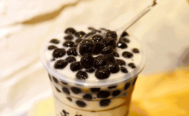 奶茶里的珍珠弹牙是因为有添加剂吗？