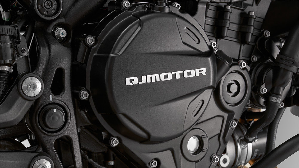 Asenkron çift silindirli su soğutmalı motor Asenkron çift silindirli su soğutmalı motor
