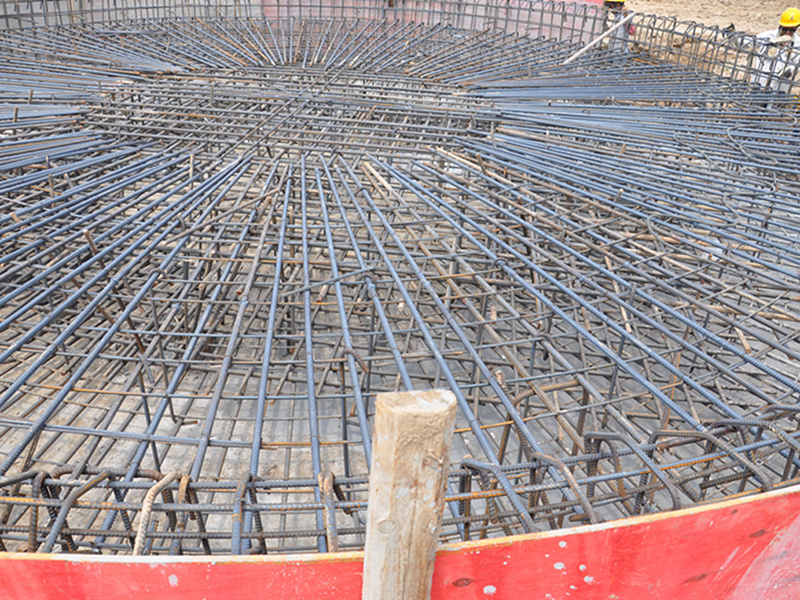 在建中的江蘇洋河酒廠23萬噸酒罐工程