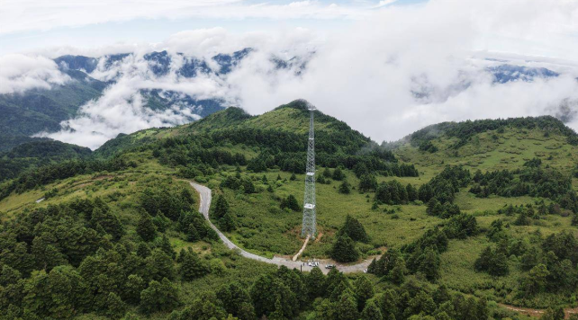 加快建成生态支点 寻访美丽细胞丨登上华中海拔最高大气监测站 这里的PM2.5是0