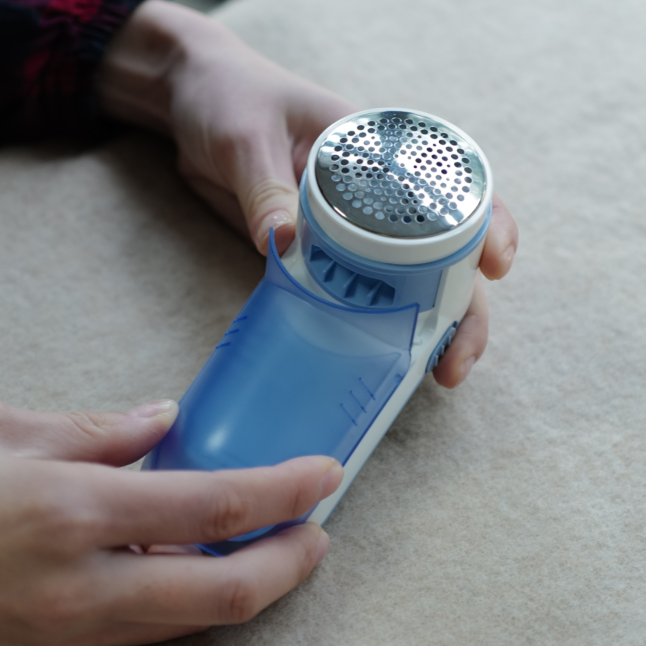 Battery-operated Lint Remover