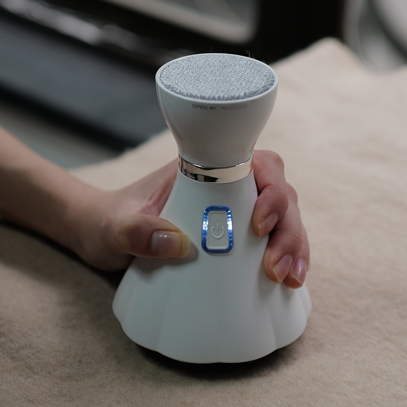 Type-C Rechargeable Lint Remover