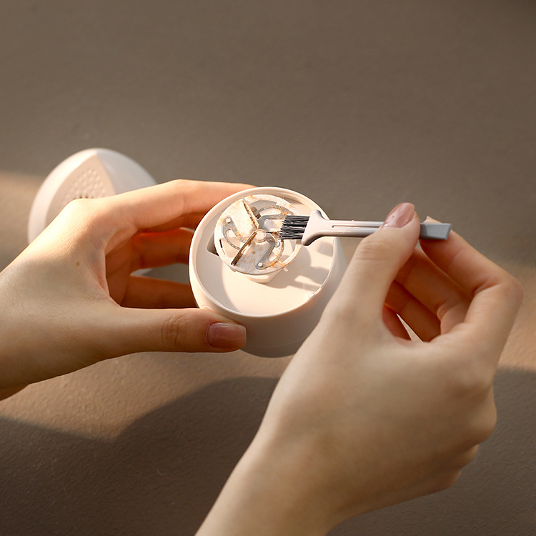 Type-C rechargeable lint remover