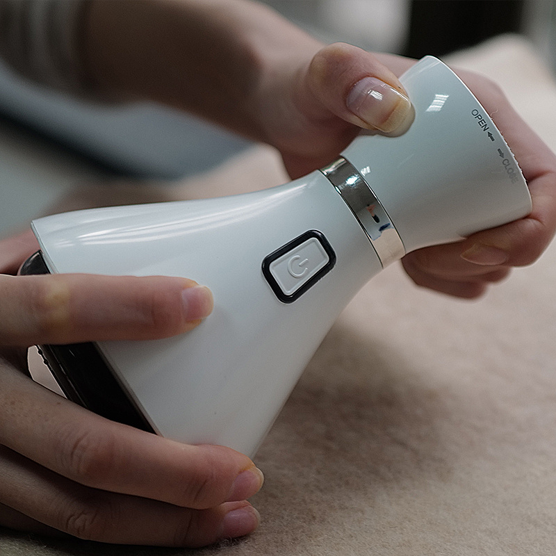 Type-C Rechargeable Lint Remover