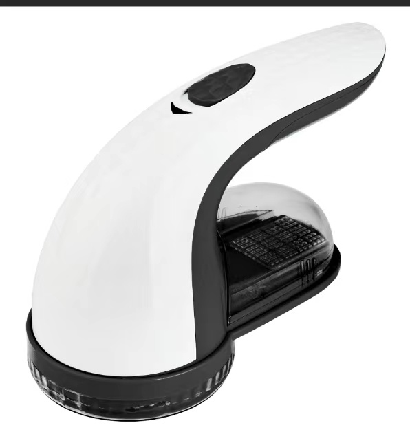 Battery operated lint remover