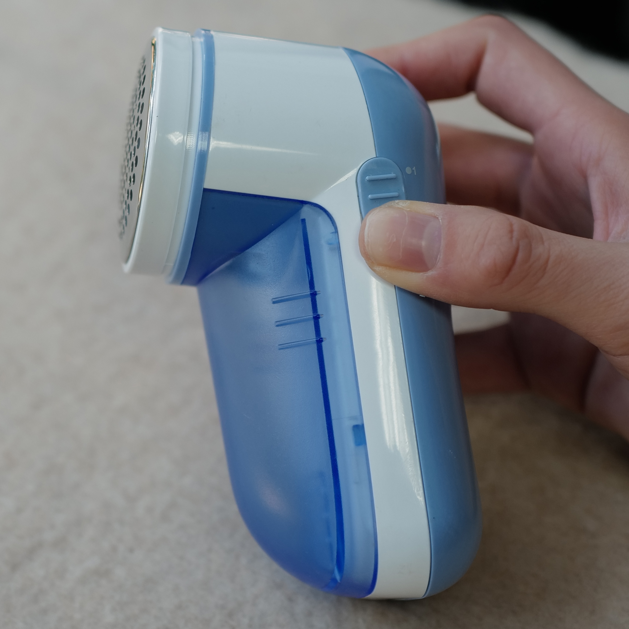 Battery-operated Lint Remover