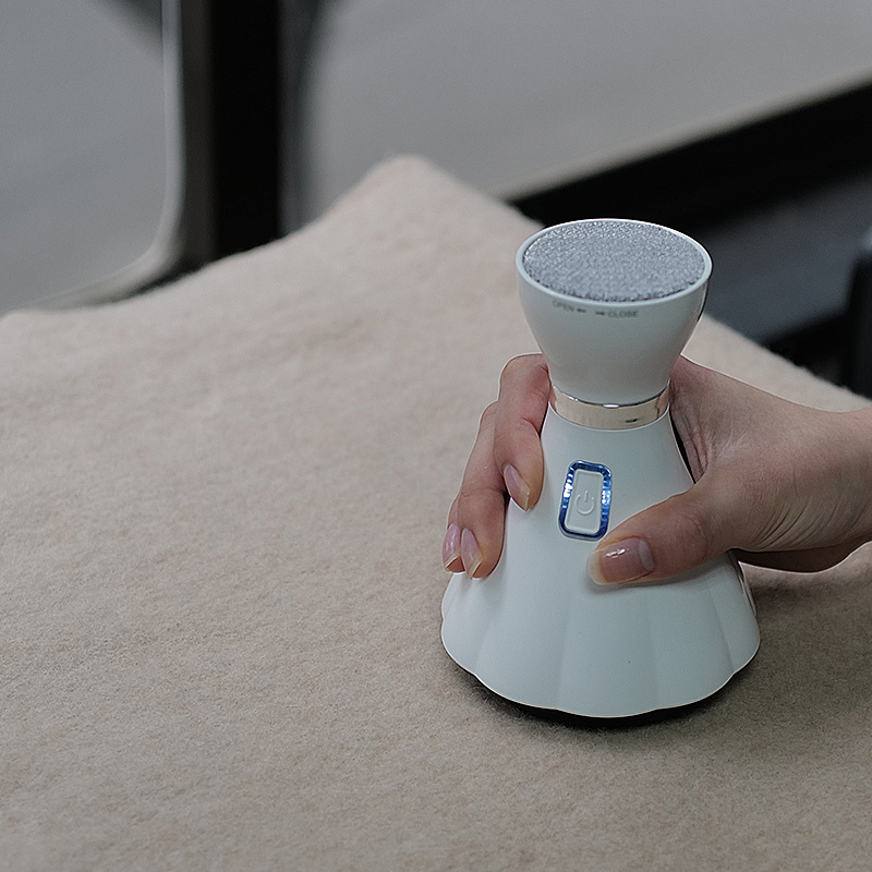 Type-C Rechargeable Lint Remover
