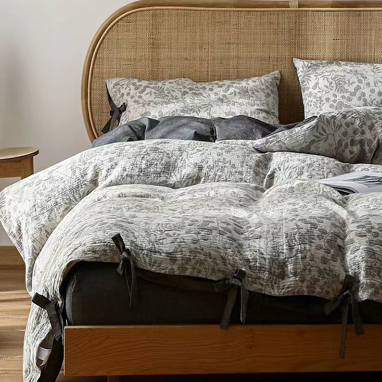 Matelassé Jacquard beddings