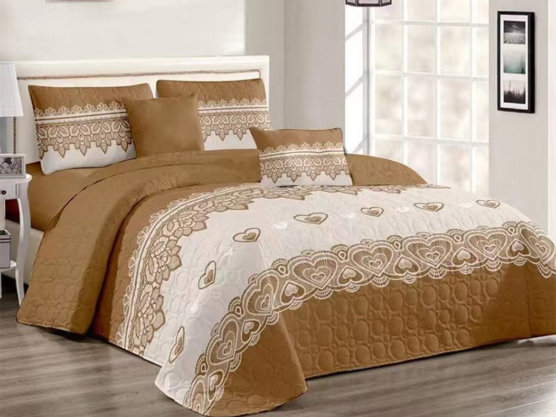 Bed cover multi-piece set